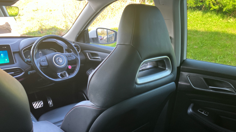 MG HS 1.5 T-GDI Trophy 5dr DCT Petrol Hatchback